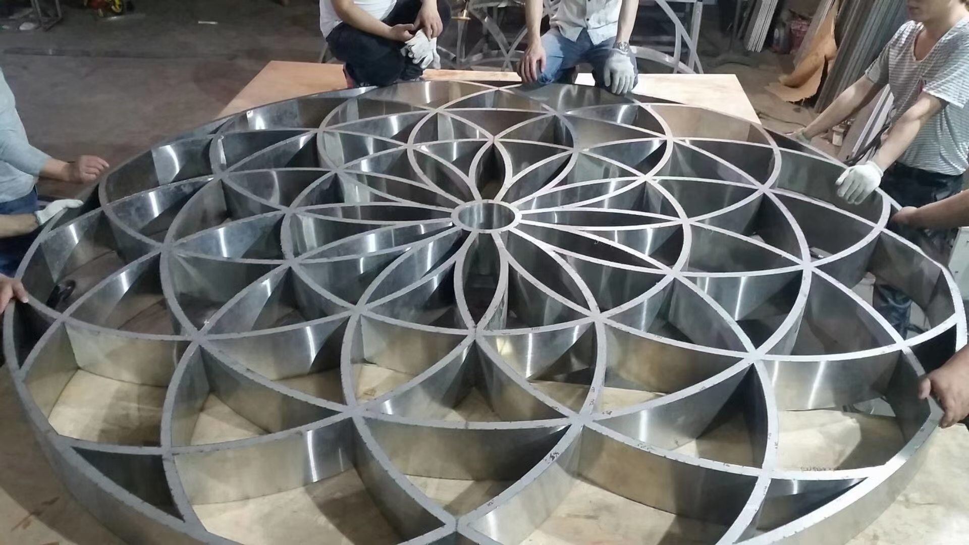 手工焊接圆弧花..jpg